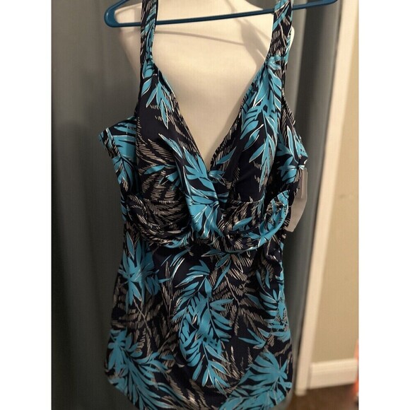 Penbrooke Women’s Multicolored Swimsuit One Piece NEW Size 24 - Picture 1 of 8